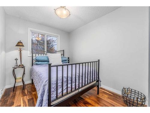 7818 21 Street Se, Calgary, AB - Indoor Photo Showing Bedroom