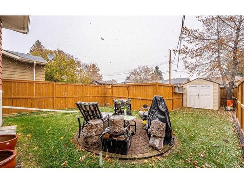 7818 21 Street Se, Calgary, AB - Outdoor With Backyard