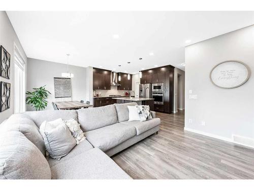 28 Walgrove Landing Se, Calgary, AB - Indoor Photo Showing Living Room