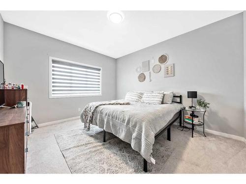 28 Walgrove Landing Se, Calgary, AB - Indoor Photo Showing Bedroom