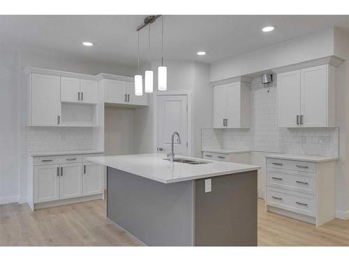 70 Saddlebred Place, Cochrane, AB - Indoor Photo Showing Kitchen