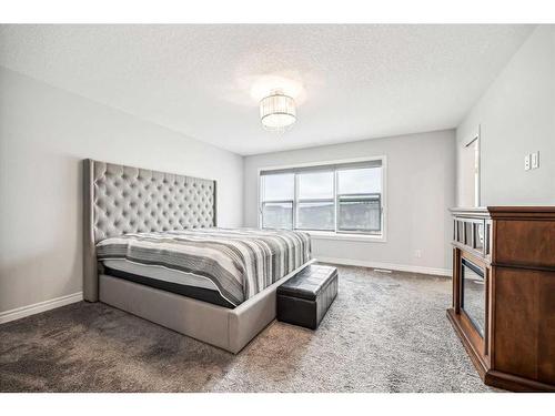 165 Nolanhurst Bay Nw, Calgary, AB - Indoor Photo Showing Bedroom