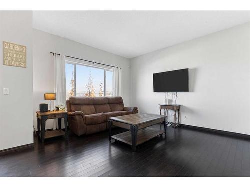 716 River Heights Crescent, Cochrane, AB - Indoor Photo Showing Living Room