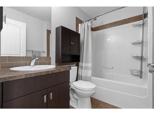 716 River Heights Crescent, Cochrane, AB - Indoor Photo Showing Bathroom