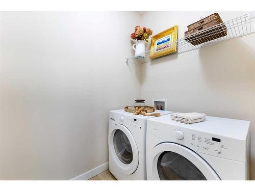 160 Cambridge Glen Drive, Strathmore, AB - Indoor Photo Showing Laundry Room