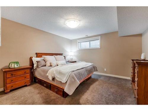 160 Cambridge Glen Drive, Strathmore, AB - Indoor Photo Showing Bedroom