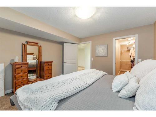 160 Cambridge Glen Drive, Strathmore, AB - Indoor Photo Showing Bedroom