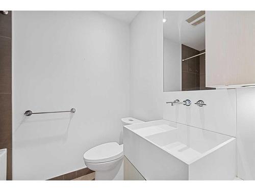 503-615 6 Avenue Se, Calgary, AB - Indoor Photo Showing Bathroom