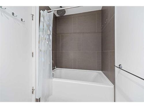 503-615 6 Avenue Se, Calgary, AB - Indoor Photo Showing Bathroom