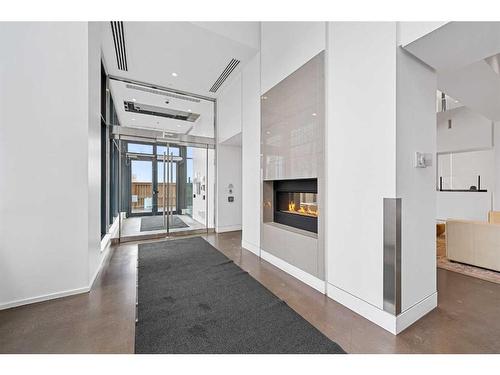 503-615 6 Avenue Se, Calgary, AB - Indoor With Fireplace