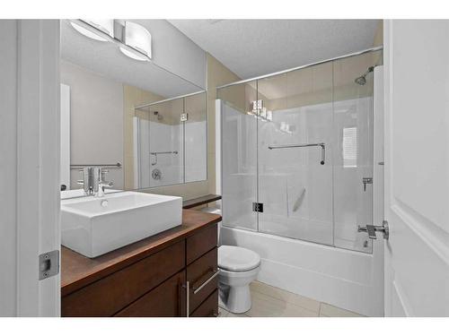 203-488 7 Avenue Ne, Calgary, AB - Indoor Photo Showing Bathroom