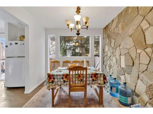 39 Strathclair Rise Sw, Calgary, AB - Indoor Photo Showing Dining Room