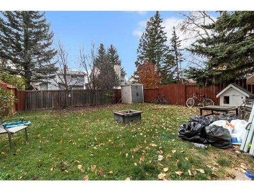 39 Strathclair Rise Sw, Calgary, AB - Outdoor With Backyard