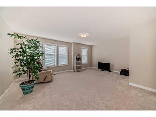 82 Sherwood Road Nw, Calgary, AB - Indoor