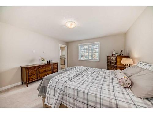 82 Sherwood Road Nw, Calgary, AB - Indoor Photo Showing Bedroom