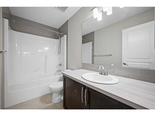 176 Auburn Meadows Boulevard Se, Calgary, AB - Indoor Photo Showing Bathroom