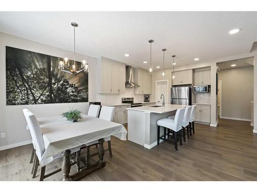 618 Kingsmere Way Se, Airdrie, AB - Indoor Photo Showing Dining Room