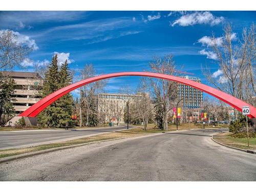 2532 3 Avenue Nw, Calgary, AB - Outdoor With View