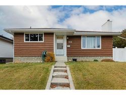 635 Marian Crescent NE Calgary, AB T2A 2Y5