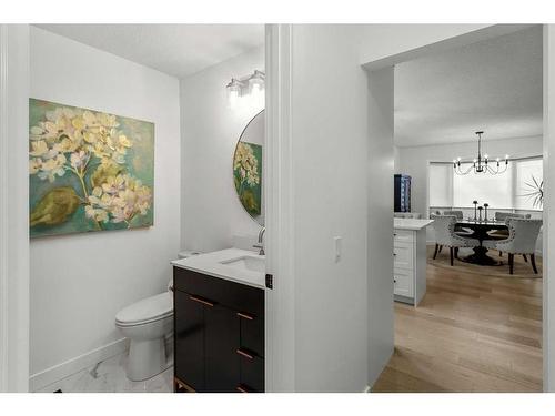 103 Woodpark Place Sw, Calgary, AB - Indoor Photo Showing Bathroom