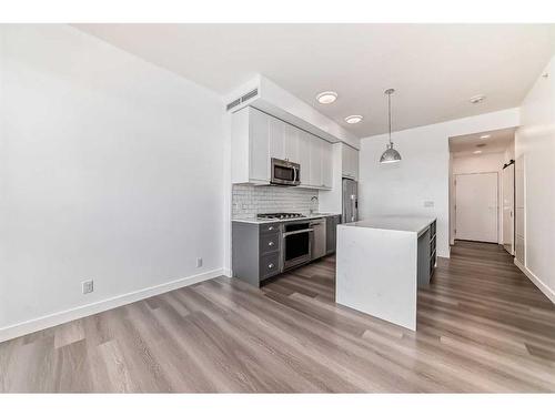 903-327 9A Street Nw, Calgary, AB - Indoor Photo Showing Kitchen