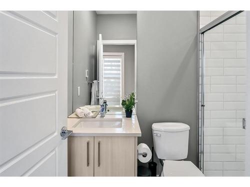 1934 26A Street Sw, Calgary, AB - Indoor Photo Showing Bathroom