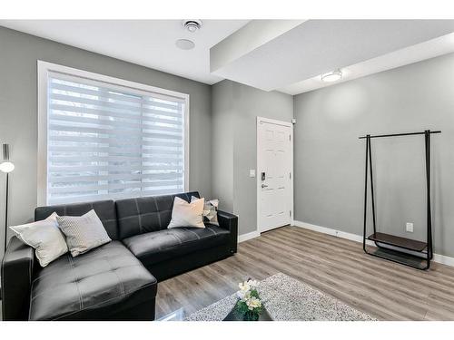 1934 26A Street Sw, Calgary, AB - Indoor Photo Showing Living Room