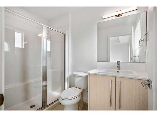 233 Creekside Drive Sw, Calgary, AB - Indoor Photo Showing Bathroom