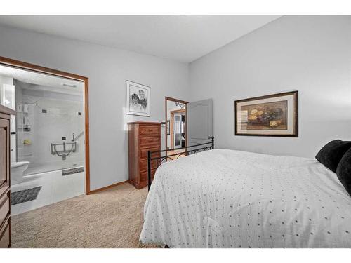 113 Pantego Road Nw, Calgary, AB - Indoor Photo Showing Bedroom