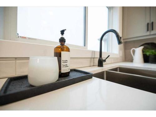 265 Wildrose Drive, Strathmore, AB - Indoor Photo Showing Kitchen With Double Sink