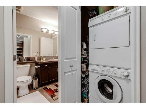 3107-4 Kingsland Close Se, Airdrie, AB - Indoor Photo Showing Laundry Room