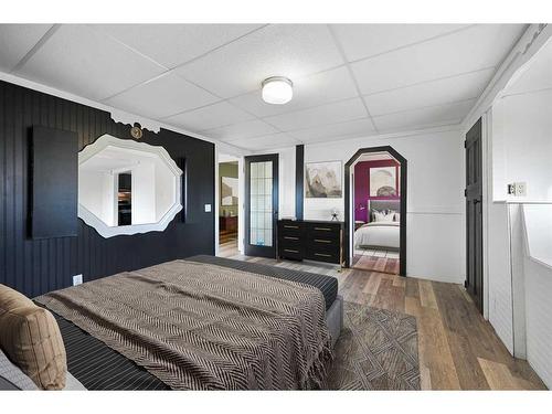 443 Mabbott Road, Drumheller, AB - Indoor Photo Showing Bedroom