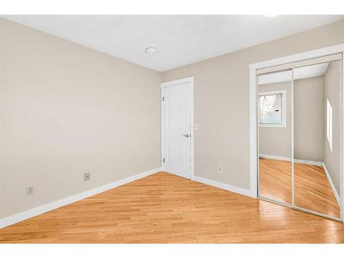 5211 Rundleview Road Ne, Calgary, AB - Indoor Photo Showing Other Room