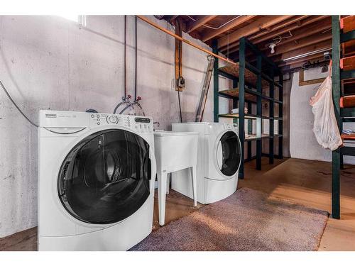 5211 Rundleview Road Ne, Calgary, AB - Indoor Photo Showing Laundry Room