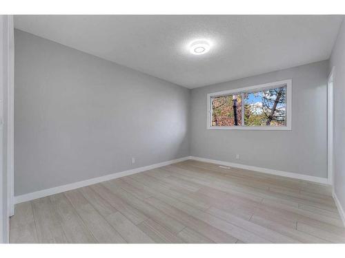 5824 Temple Drive Ne, Calgary, AB - Indoor Photo Showing Other Room