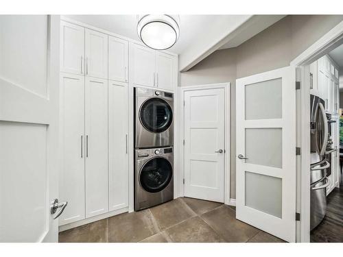 315 Simcrest Heights Sw, Calgary, AB - Indoor Photo Showing Laundry Room