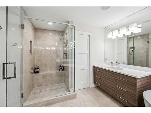 315 Simcrest Heights Sw, Calgary, AB - Indoor Photo Showing Bathroom