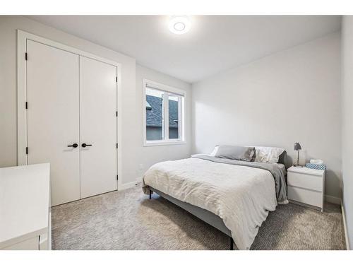 1816 Elizabeth Street Se, Calgary, AB - Indoor Photo Showing Bedroom