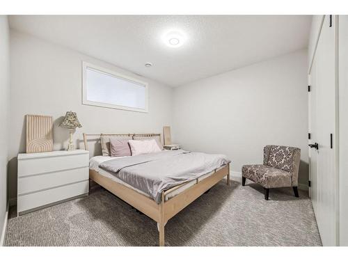 1816 Elizabeth Street Se, Calgary, AB - Indoor Photo Showing Bedroom