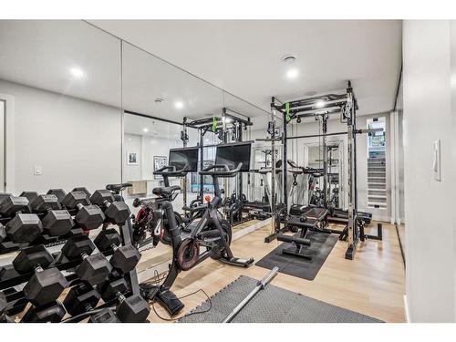 1816 Elizabeth Street Se, Calgary, AB - Indoor Photo Showing Gym Room