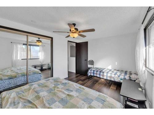 27 Abergale Close Ne, Calgary, AB - Indoor Photo Showing Bedroom