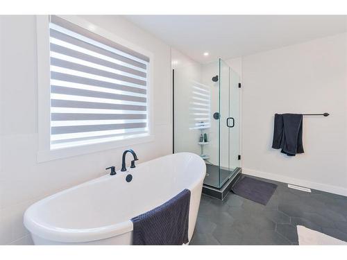 153 Cranbrook Cove Se, Calgary, AB - Indoor Photo Showing Bathroom