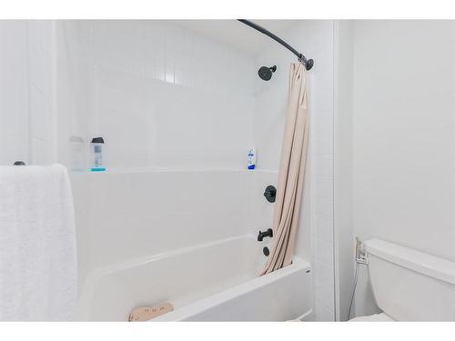 153 Cranbrook Cove Se, Calgary, AB - Indoor Photo Showing Bathroom