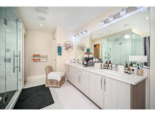 201 Kinniburgh Cove, Chestermere, AB - Indoor Photo Showing Bathroom