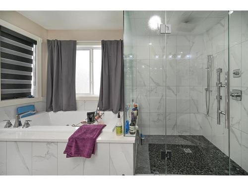 201 Kinniburgh Cove, Chestermere, AB - Indoor Photo Showing Bathroom