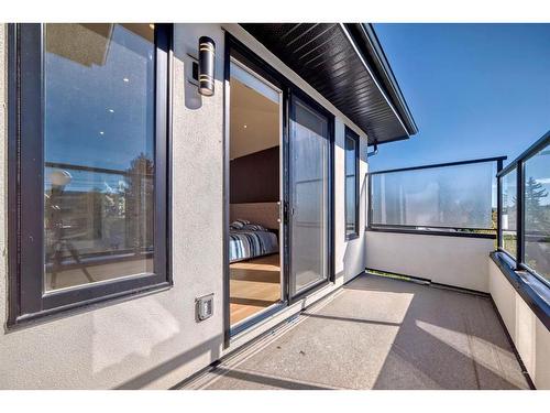 4635 22 Avenue Nw, Calgary, AB - Outdoor With Balcony With Exterior