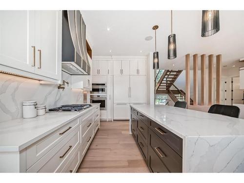 4635 22 Avenue Nw, Calgary, AB - Indoor Photo Showing Kitchen With Upgraded Kitchen