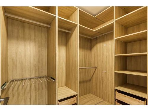 1107-99 Spruce Place Sw, Calgary, AB - Indoor With Storage