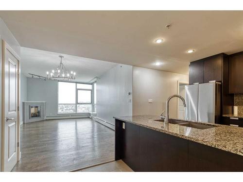 1107-99 Spruce Place Sw, Calgary, AB - Indoor Photo Showing Kitchen With Upgraded Kitchen