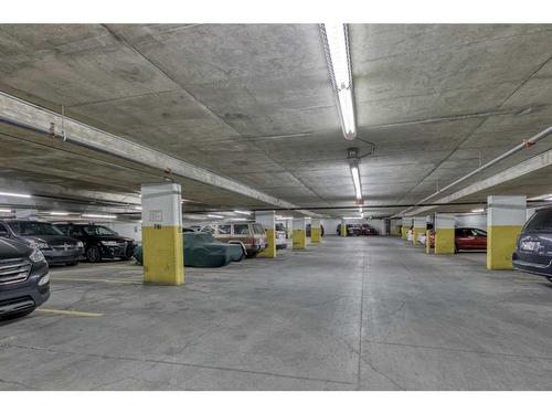 1107-99 Spruce Place Sw, Calgary, AB - Indoor Photo Showing Garage